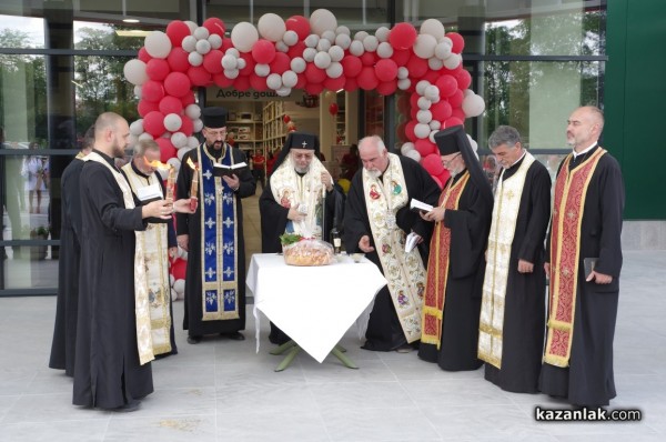 Строителният хипермаркет MASTERHAUS отвори врати в Казанлък