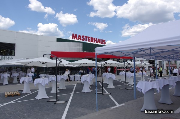Строителният хипермаркет MASTERHAUS отвори врати в Казанлък
