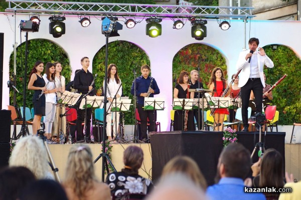 За втора поредна година Академия Роза събира таланти в Шипка 