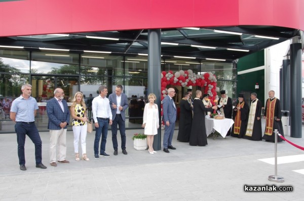 Строителният хипермаркет MASTERHAUS отвори врати в Казанлък