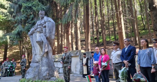Родолюбиви българи се поклониха пред подвига на Хаджи Димитър и неговите четници днес