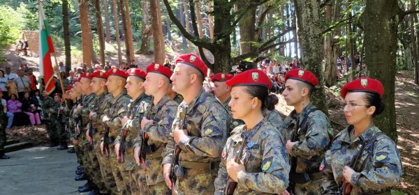 Родолюбиви българи се поклониха пред подвига на Хаджи Димитър и неговите четници днес