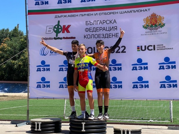 Казанлъшките колоездачи станаха вицешампиони на България за 2022 г.