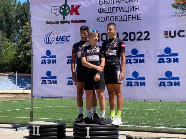 Казанлъшките колоездачи станаха вицешампиони на България за 2022 г.