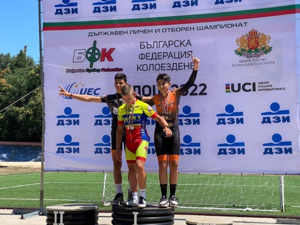 Казанлъшките колоездачи станаха вицешампиони на България за 2022 г.