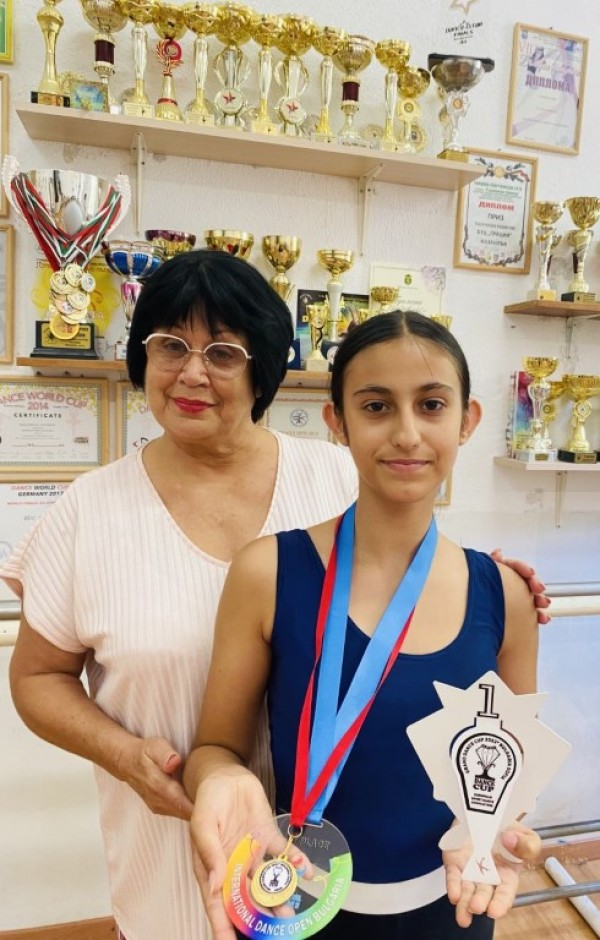 Година изпълнена с невероятни емоции, постижения и успехи за балерините от „Грация“ 