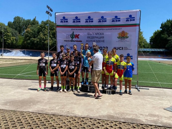 Казанлъшките колоездачи станаха вицешампиони на България за 2022 г.