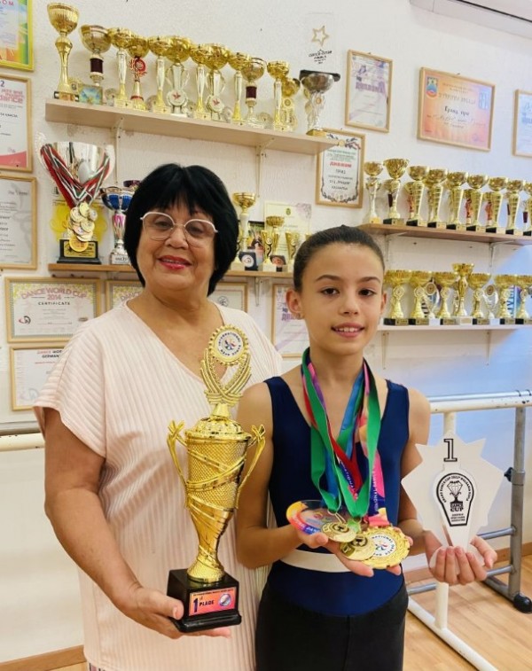 Година изпълнена с невероятни емоции, постижения и успехи за балерините от „Грация“ 