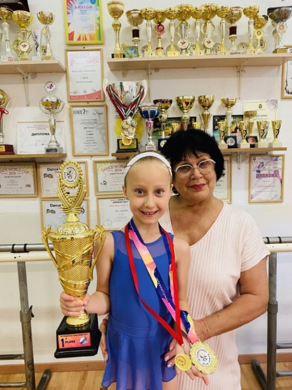 Година изпълнена с невероятни емоции, постижения и успехи за балерините от „Грация“ 