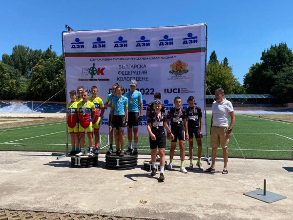 Казанлъшките колоездачи станаха вицешампиони на България за 2022 г.
