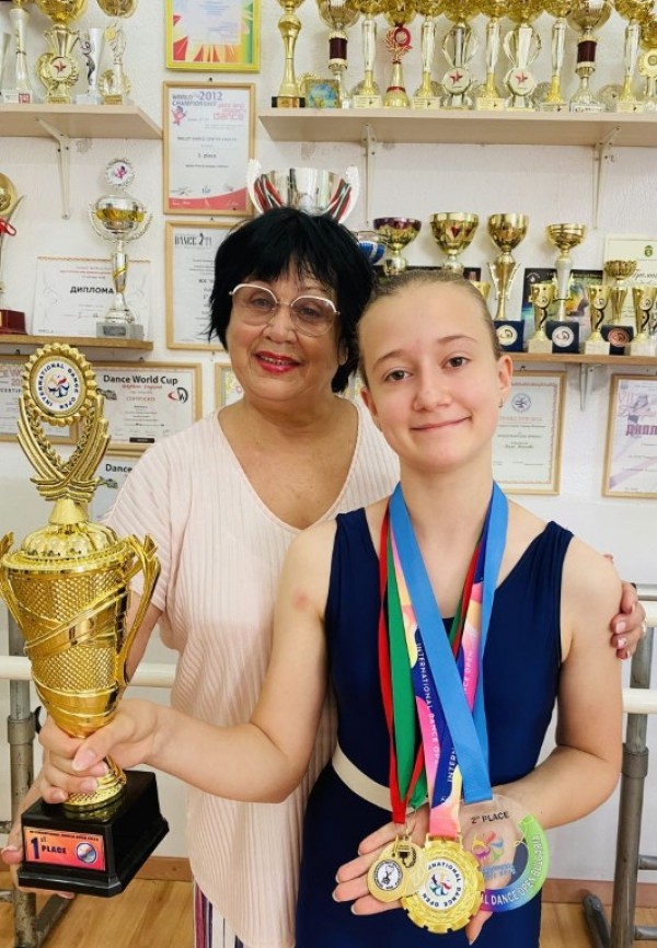 Година изпълнена с невероятни емоции, постижения и успехи за балерините от „Грация“ 