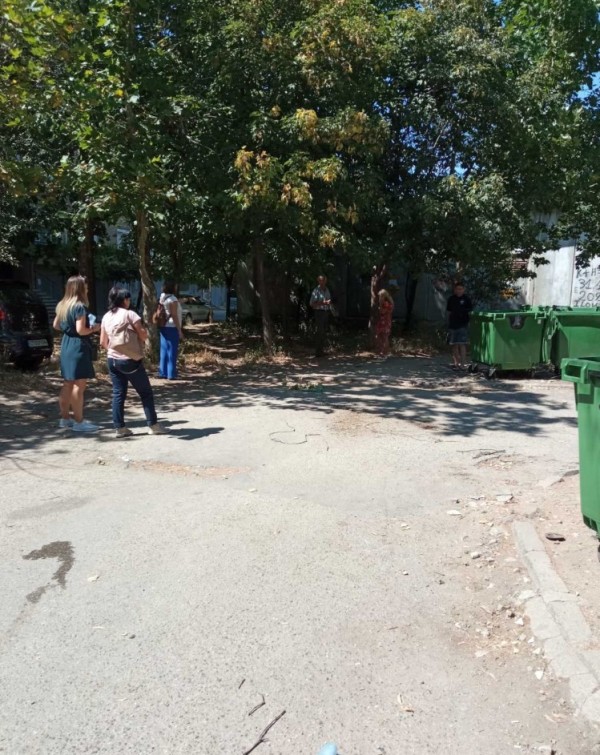 Започна благоустрояването на вътрешноблоковото пространство по ул. “Иван Енчев - Видю“