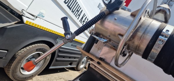 Oбщина Kазанлък закупи две нови мотометачни машини за Общинското предприятие „KД и ПИС“