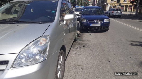 Фолксваген и Тойота се блъснаха до Полицията