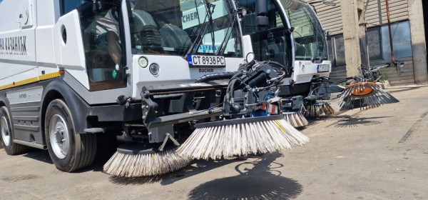 Oбщина Kазанлък закупи две нови мотометачни машини за Общинското предприятие „KД и ПИС“