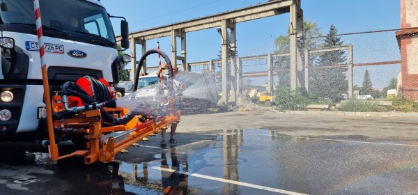 Община Казанлък закупи мултифункционален камион за Общинското предприятие по чистота