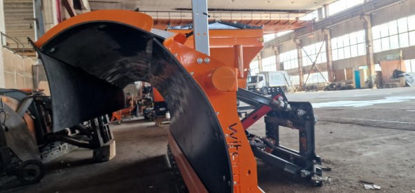 Община Казанлък закупи мултифункционален камион за Общинското предприятие по чистота