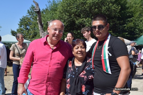 Традиционният събор на Бузлуджа събра хиляди социалисти от цялата страна 