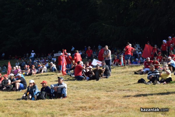 Традиционният събор на Бузлуджа събра хиляди социалисти от цялата страна 