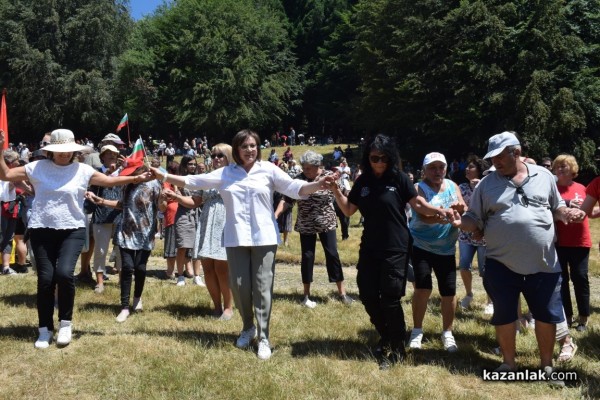 Традиционният събор на Бузлуджа събра хиляди социалисти от цялата страна 