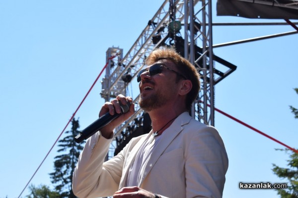 Традиционният събор на Бузлуджа събра хиляди социалисти от цялата страна 