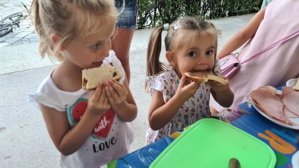 Малки готвачи приготвиха вкусотии в Павел баня