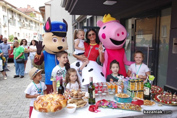 Новият магазин за детски дрешки DRESSCODE Kids посреща най-малките с детски кът