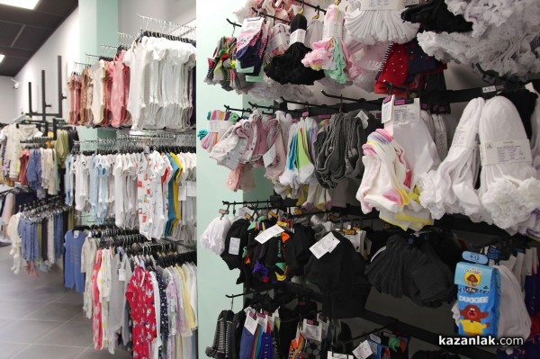 Новият магазин за детски дрешки DRESSCODE Kids посреща най-малките с детски кът