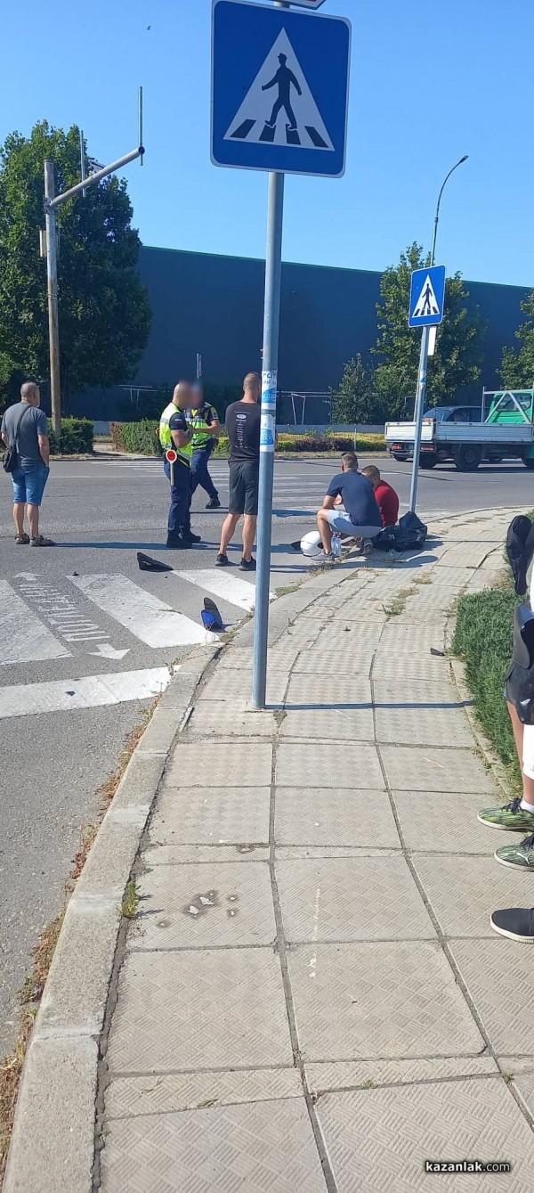 Мотор и кола се блъснаха до Кауфланд