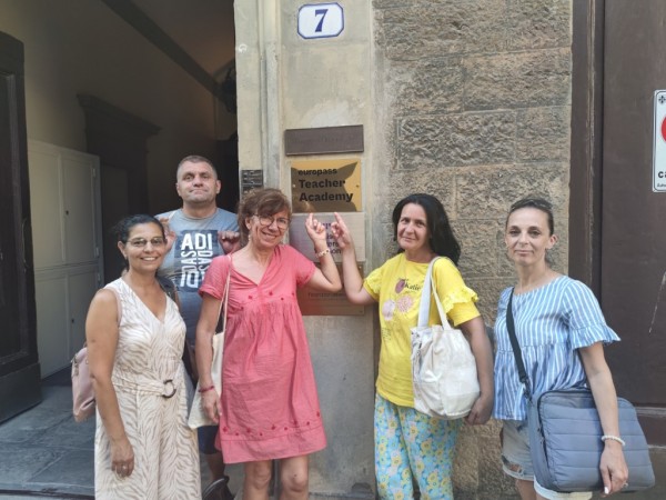 Обучителите на ИКТ Център създават мобилни приложения