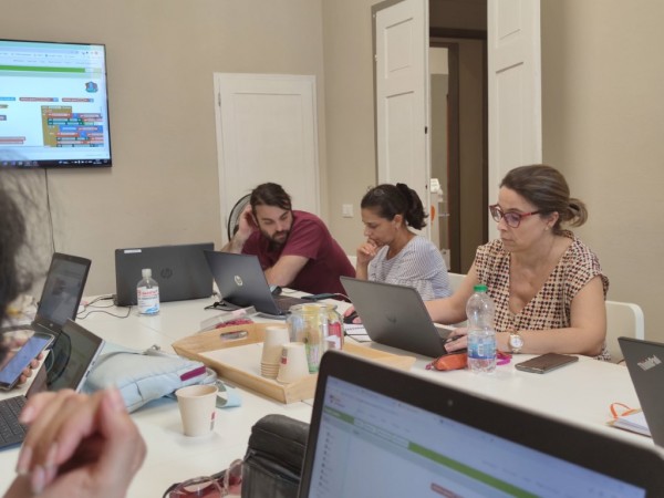 Обучителите на ИКТ Център създават мобилни приложения