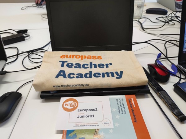 Обучителите на ИКТ Център създават мобилни приложения