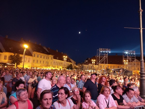 Ансамбъл „Искра“ с участие в международен фестивал в Румъния