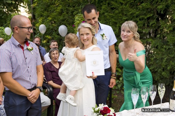 Казанлъчани се ожениха в градината на къща-музей „Чудомир” 