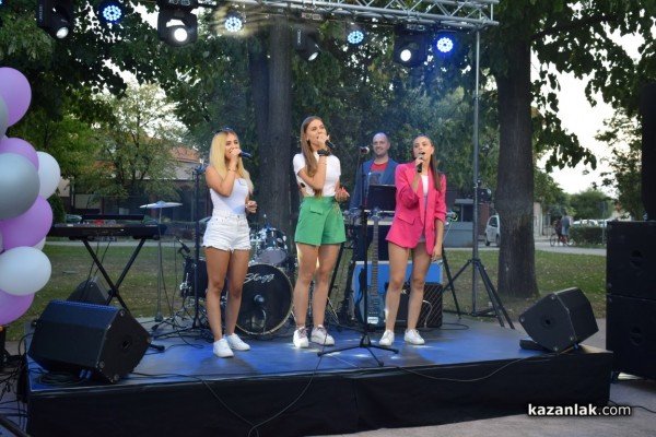 С огнено шоу и хубава музика казанлъчани отбелязаха Международния ден на младежта