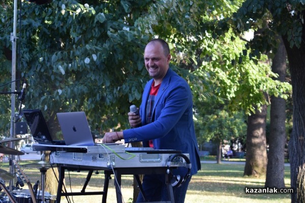 С огнено шоу и хубава музика казанлъчани отбелязаха Международния ден на младежта