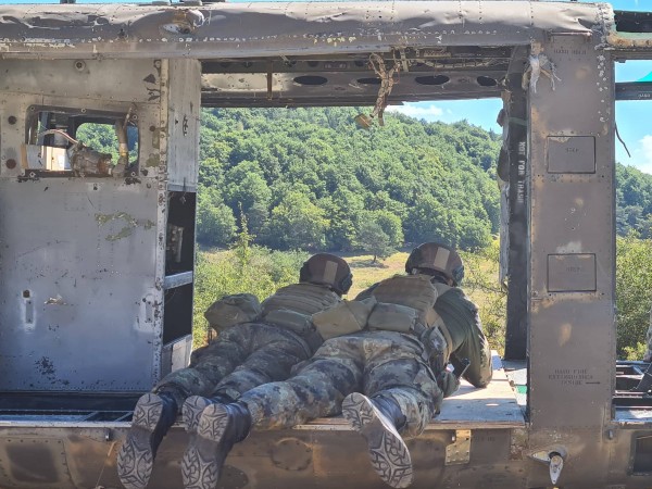 Снайперисти от 61-ва Стрямска механизирана бригада мериха сили на състезание в Германия