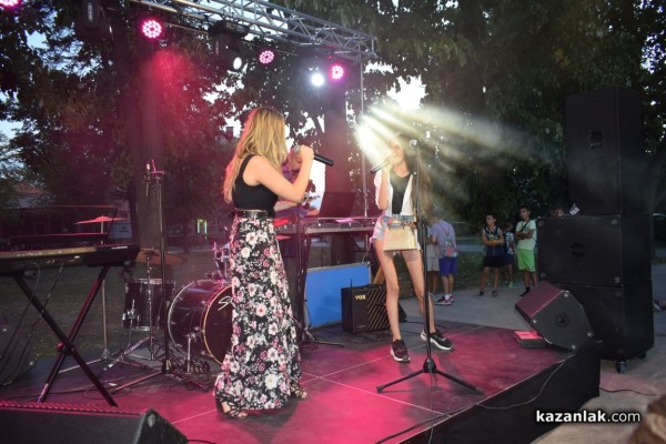 С огнено шоу и хубава музика казанлъчани отбелязаха Международния ден на младежта