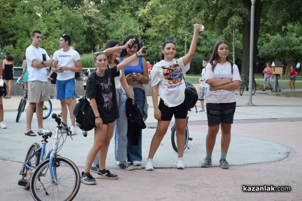 С огнено шоу и хубава музика казанлъчани отбелязаха Международния ден на младежта