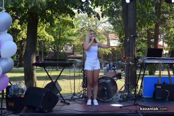 С огнено шоу и хубава музика казанлъчани отбелязаха Международния ден на младежта