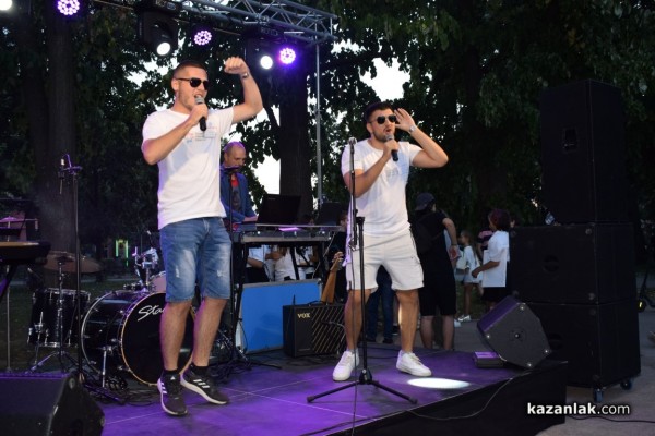 С огнено шоу и хубава музика казанлъчани отбелязаха Международния ден на младежта