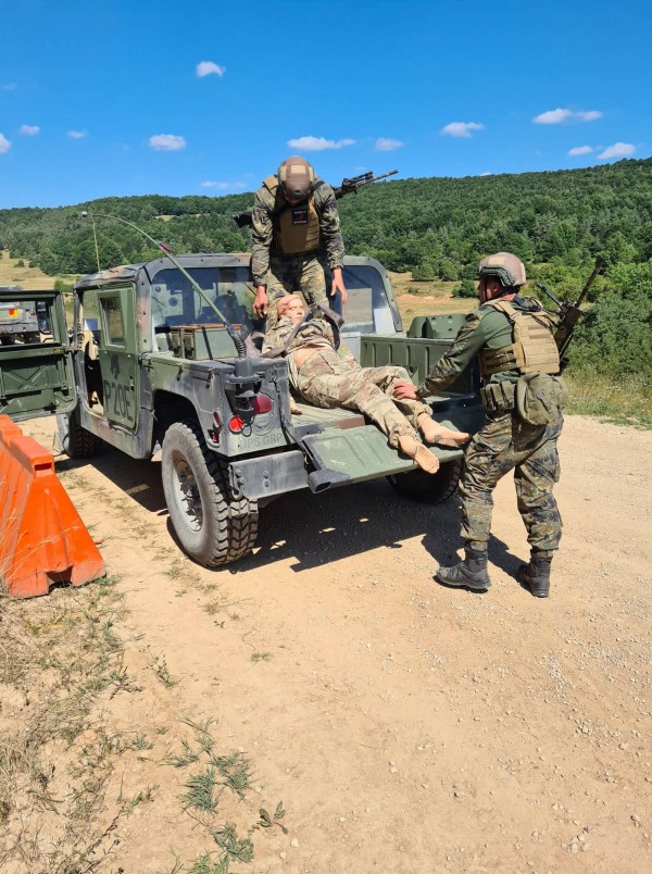 Снайперисти от 61-ва Стрямска механизирана бригада мериха сили на състезание в Германия