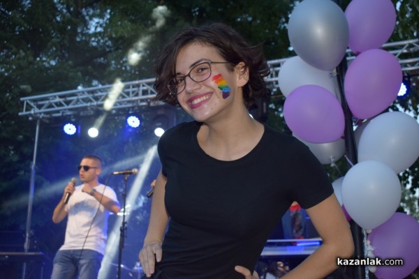 С огнено шоу и хубава музика казанлъчани отбелязаха Международния ден на младежта