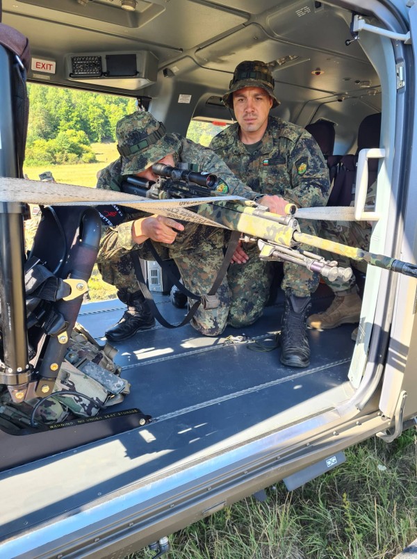 Снайперисти от 61-ва Стрямска механизирана бригада мериха сили на състезание в Германия