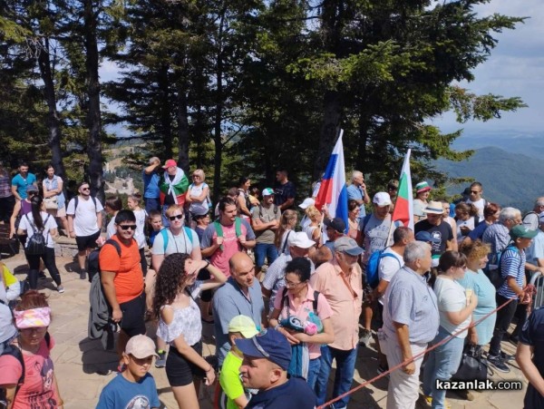 Казанлък се поклони на честванията за 145 години Шипченска епопея