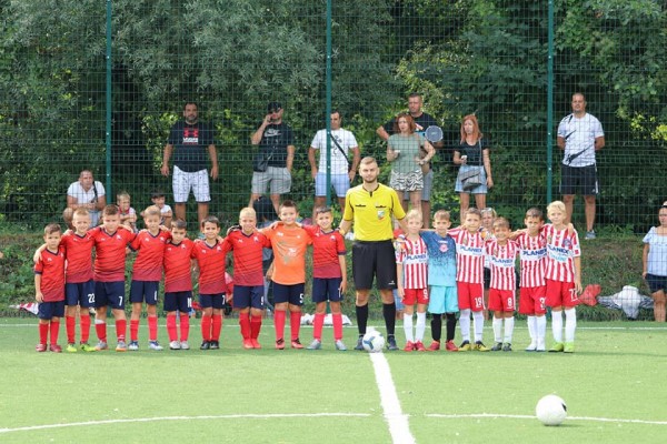 Момчета на ФК “Казанлък“, набор 2014, се върнаха от Трявна с две купи