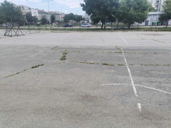Община Казанлък спечели проект за обновяване на спортната площадка на ОУ „Никола Вапцаров“ и ПГ „Академик Петко Стайнов“