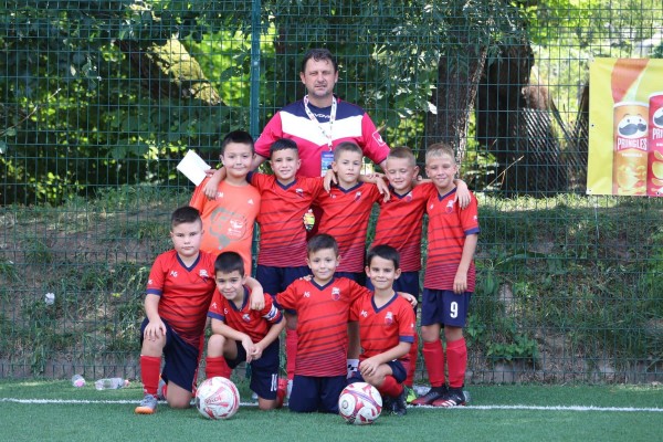 Момчета на ФК “Казанлък“, набор 2014, се върнаха от Трявна с две купи