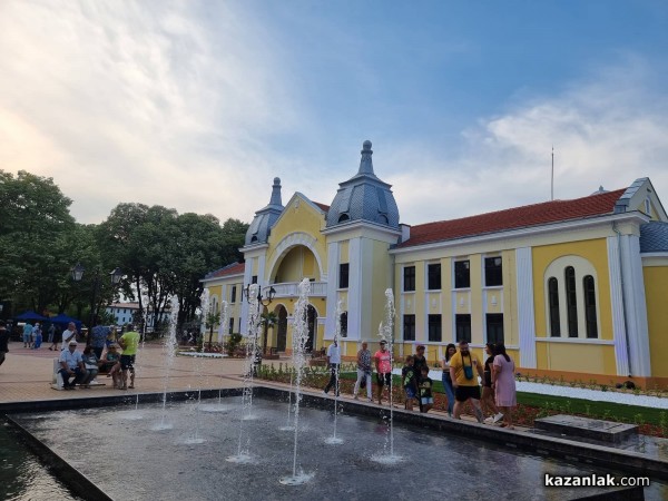 Със светлинно шоу откриха реставрираната баня в с. Ягода / ВИДЕО