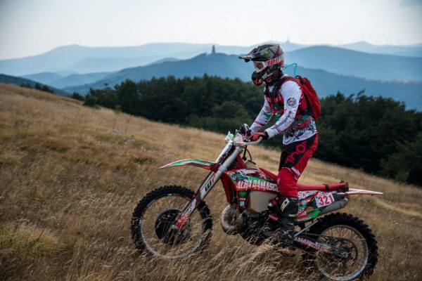 Казанлъшките ендуро клубове обраха титлите от международното екстремно Six Days Crazy Job 